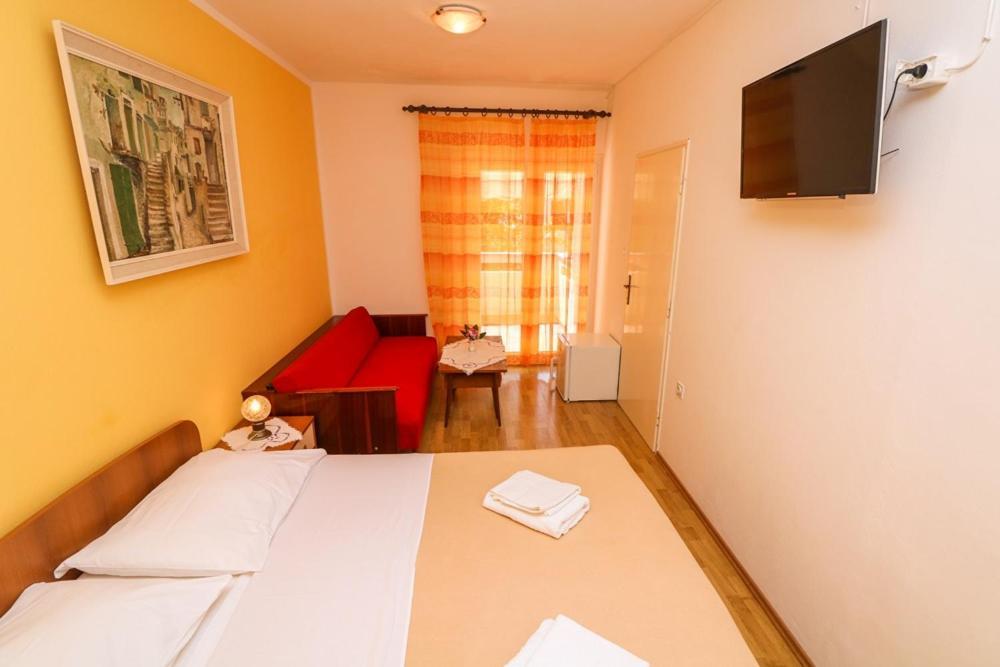 Double Rooms Tomica 2 With Balcony Baska  Exterior photo